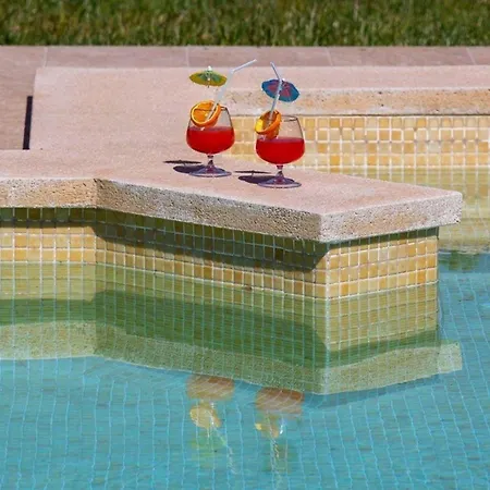 Grosszuegige Mit Beheizbarem Pool Und Jacuzzi 別荘